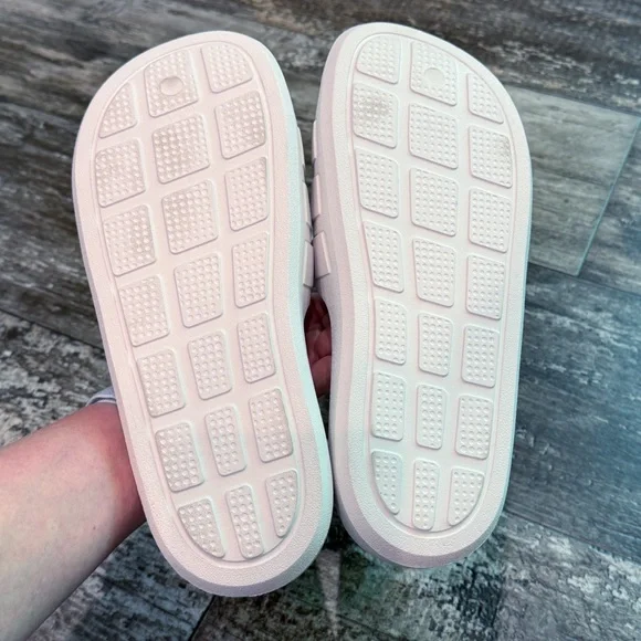 Adidas Unisex Adilette Flow Slide Sandal White Womens Size 9 Mens Size 8 NWT - Picture 12 of 13